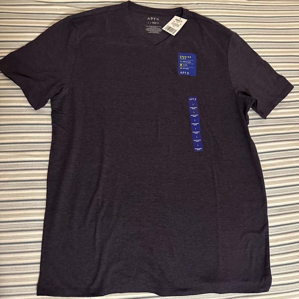 NWT Kohl’s Apt. 9 V neck t shirt Large